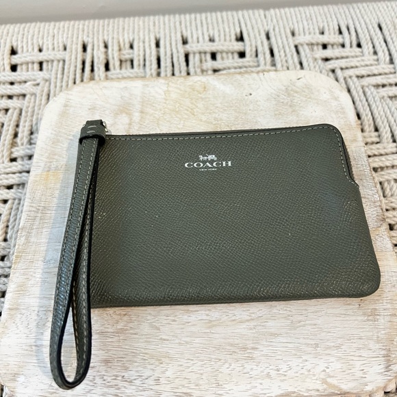 Coach Olive Leather Wristlet - Picture 1 of 7